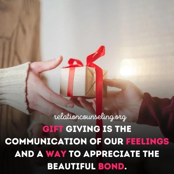 How to keep your girlfriend interested in you? 12 Solid Tips 5 Visit her with surprised presents to keep your GF in love with you